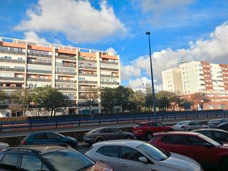 Local Comercial en Avenida Costa de la Luz 21
