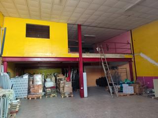 Nau industrial a Plaza polirrosa 123a. Nave en polirrosa doble