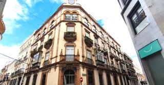 Appartement  Calle gobernador alonso 1. Piso centrico amplio