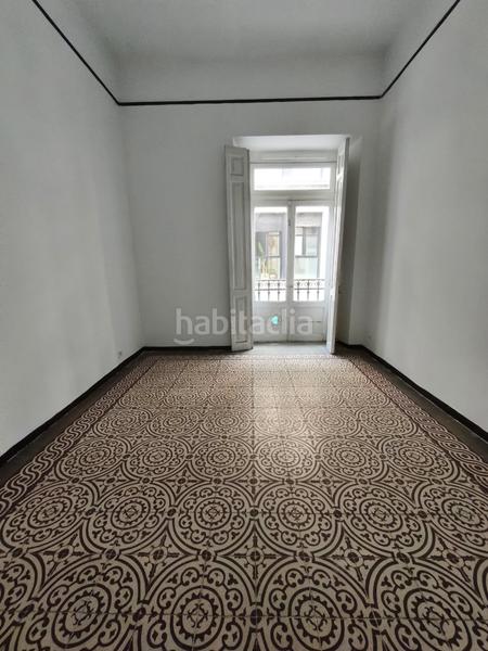 Foto e42e2a09-ddc2-4de1-a58c-1b32e8613b54. Piso en calle gobernador alonso 1 piso centrico amplio en Huelva