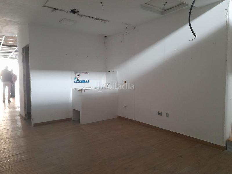 Foto 2104496d-d0d7-47d5-a48e-7162ea4bcf81. Local comercial en La Roqueta Valencia