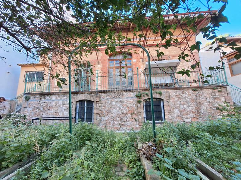 Foto 093a2056-fcec-4429-96fc-a004eeb93e20. Chalet with fireplace in Centro Ciudad Paterna