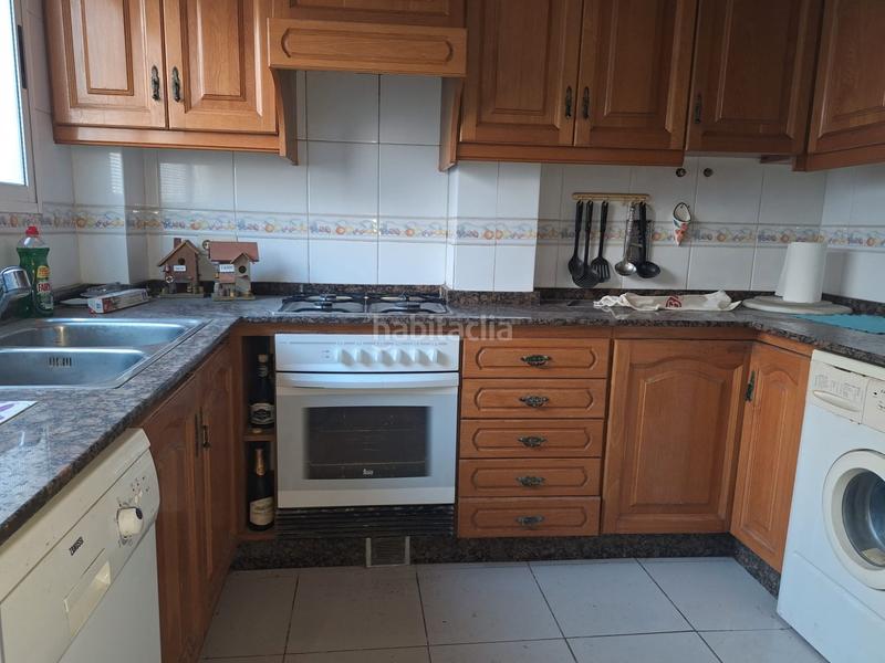 Foto f5e993c6-cf7b-48c2-9086-39752c819968. Chalet with fireplace in Centro Ciudad Paterna