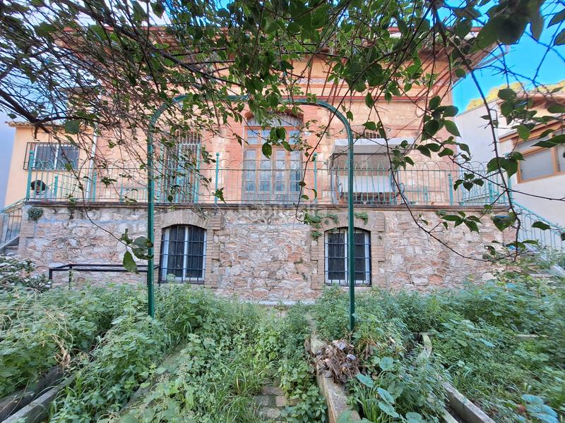 Foto 8edf1a6a-3915-4118-9bf1-188b04e6ca12. Xalet amb xemeneia a Centro Ciudad Paterna