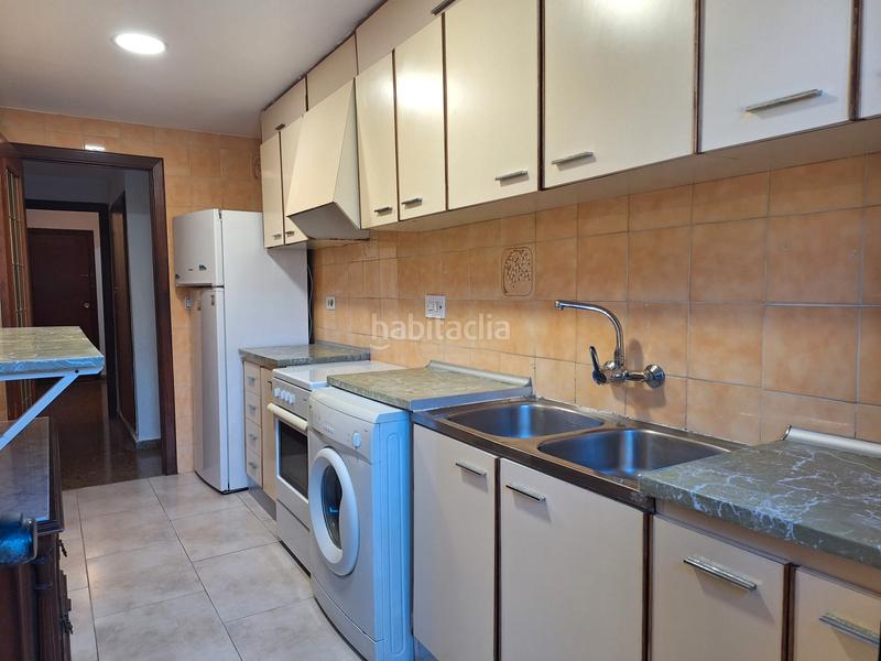 Foto d590f623-ee1c-4bc3-ae45-13680029ee68. Lloguer pis a Malilla Valencia