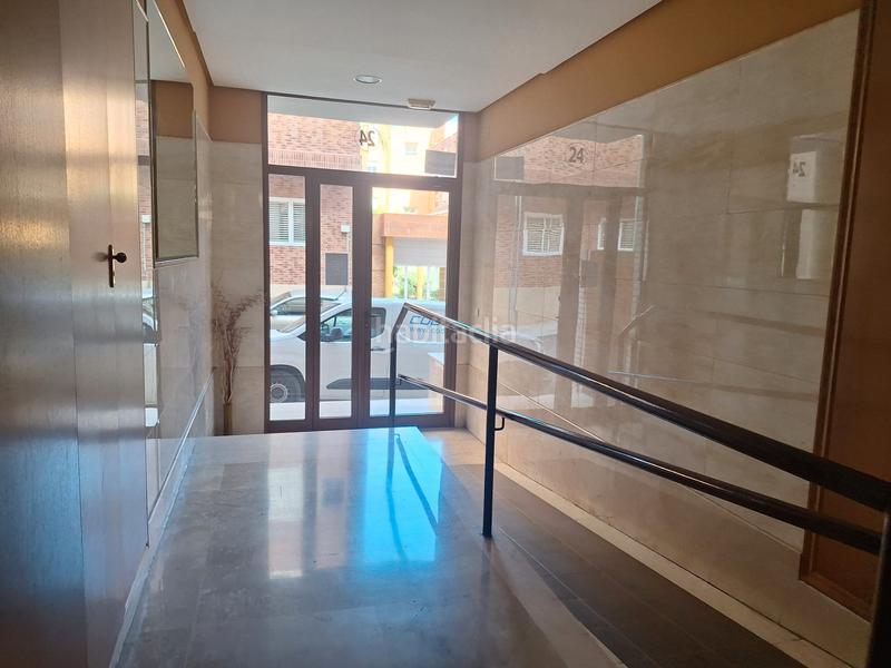 Foto acc23443-d392-42bf-9098-1e26eeecb9c9. Flat with parking pool in El Alborgí Paterna