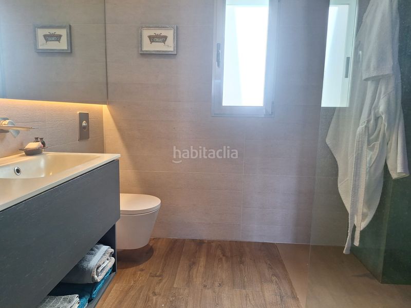 Foto dd504951-c26b-4006-a53a-5e3d90edd542. Àtic amb xemeneia calefacció aparcament piscina a Paterna