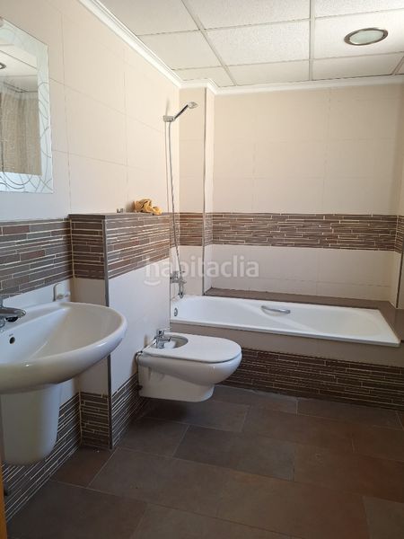 Foto 188ec06a-73d2-4f2e-9780-5a38cf499532. Dúplex amb calefacció aparcament a La Constitución-Canaleta Mislata