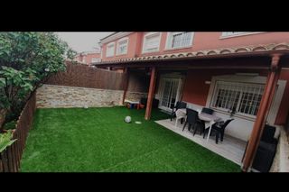 Casa adossada a Carrer de la Tanzanita