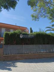 Xalet  Carrer de valls. Chalet independiente en zona residencialcaracterísticas principa