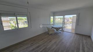 Pis  Esteve anguera. Moderno piso en cambrils puerto , muy cerca de la playa . 65mts2