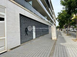 Lloguer Local Comercial  Calle chalet den bau n. Se alquila local centrico grande 220m2