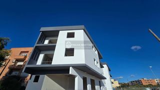 Pis  Callecambrils n. Se venden pisos y parquing de 3 habitaciones  2 baños en montbri