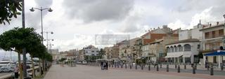 Pis  Avenida vidal i barraquer. Se vende piso 4 habitaciones semireformado