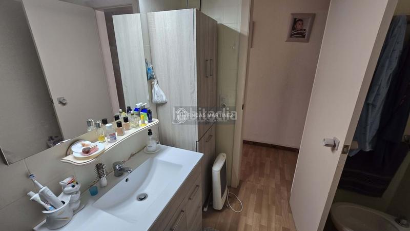 Foto 681a9131-39f1-4d66-b436-639c16f86307. Piso se vende piso 4 habitaciones semireformado en Cambrils