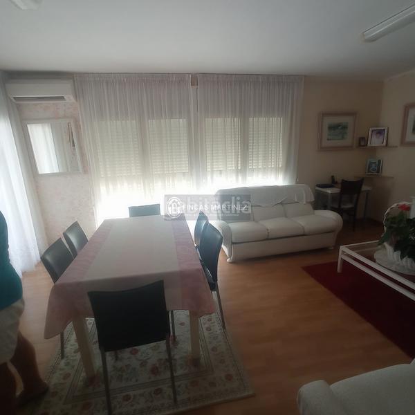 Foto a671b521-fdcc-4145-8e6f-9a91130fab50. Piso se vende piso 4 habitaciones semireformado en Cambrils