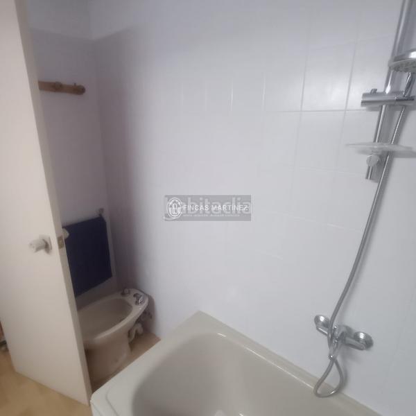 Foto b2214f4f-b652-48fe-94b0-41d877d37a37. Piso se vende piso 4 habitaciones semireformado en Cambrils