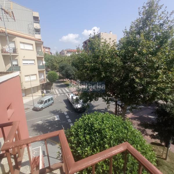 Foto b52f9dfd-a9c5-44d5-a95f-e0894ffcc741. Piso se vende piso 4 habitaciones semireformado en Cambrils