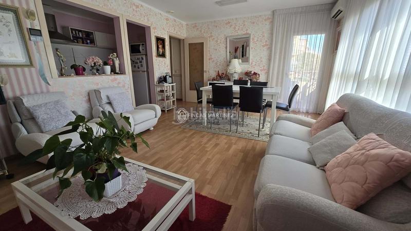 Foto c23977f0-ee71-44c4-850c-8cbdc241101f. Piso se vende piso 4 habitaciones semireformado en Cambrils