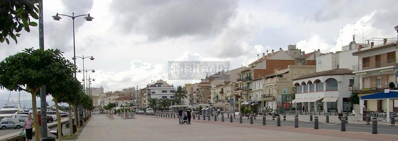 Foto cf667a6b-5150-4138-99df-79185796e8fa. Piso se vende piso 4 habitaciones semireformado en Cambrils