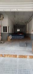Pis  Calle joan margall. Se vende local comercial centrico al lado de grandes superficies
