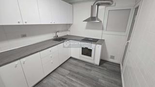 Pis  Valencia. Piso recién reformado, de 3 habitaciones, 1 baño completo, comed