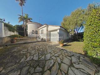 Chalet  Castell de papiol  de vilafortuny. Se vende magnifico chalet en la zona tranquila y bien comunicada