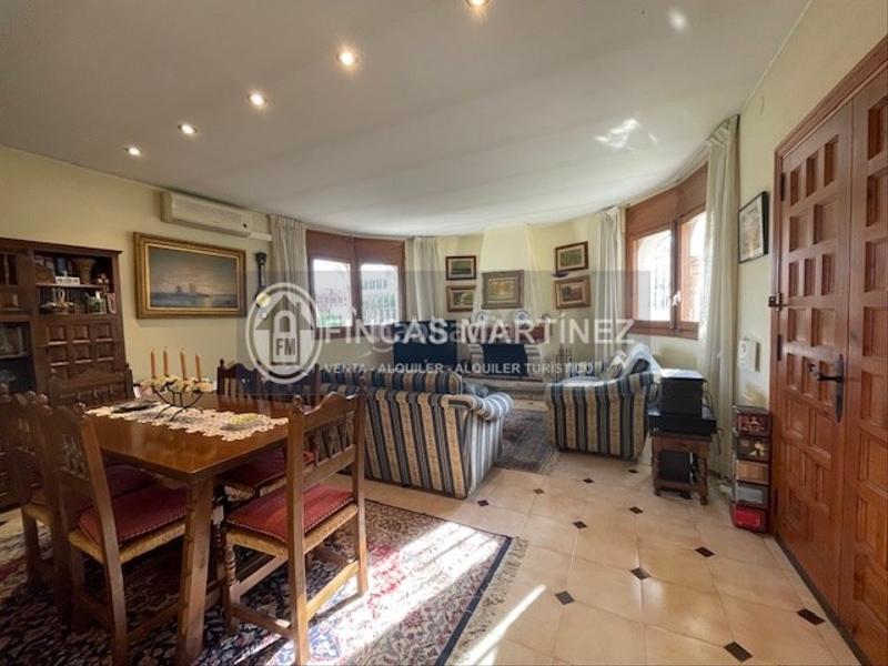 Foto 3b43fd1f-d9ab-4c15-8dbb-c56c46e089b9. Chalet con parcheggio in Vilafortuny Cambrils