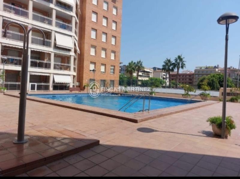 Foto 9110b571-385b-4f33-8da3-66a1995e29c9. Piso vendemos piso planta baja con salida a la piscina en cambrils zona vinyols gastos muy económicos en Vinyols i els Arcs