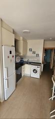 Appartement  Calle almería. Se vende piso y parquin reformado de 1 habitación 1 baño  céntri