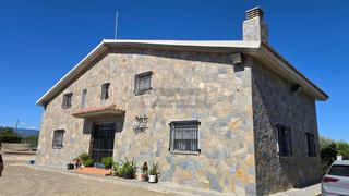 Maison  Carretera de vinyols i els arcas a la salida del pueblo termino. Gran casa de campo con 15.000 m2 de parcela con piscina y garaje