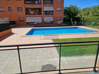 Miete Etagenwohnung  Av. / diputación n º. Se alquila piso mas parquin con piscina comunitaria