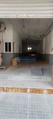 Local Comercial  Calle joan maragall. Se vende local comercial centrico al lado de grandes superficies
