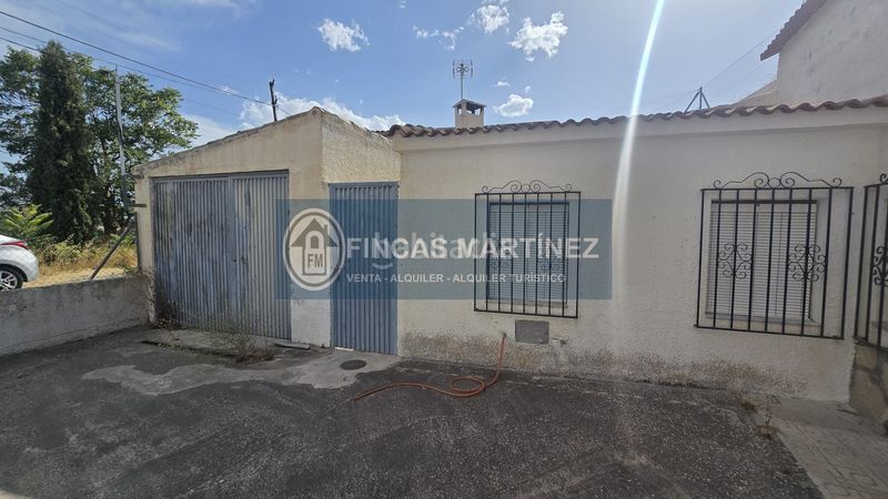 Foto f1dc2cdc-de50-4bef-95c5-3656288d7c10. Casa amb aparcament a Castilléjar