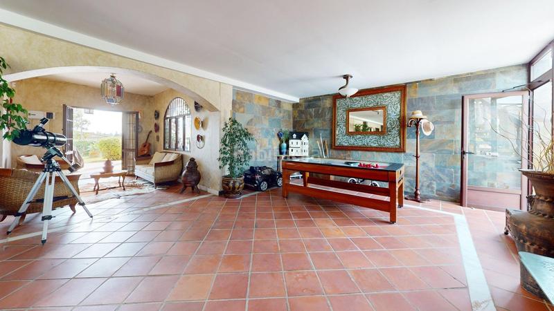 Foto aeb01422-0bc0-411a-a01e-3d01bd6b3979. Chalet magnifico chalet en zona sansueña, con dos plantas independientes, mas de 600 metros cuadrados y piscina en Córdoba