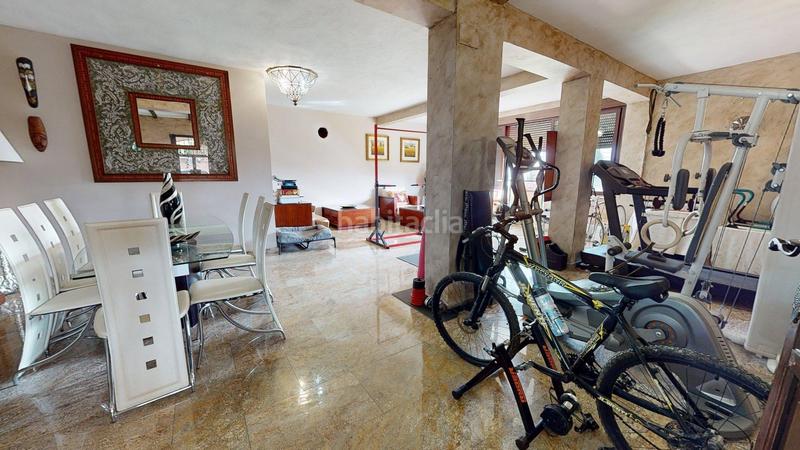 Foto d9c6cc7f-e6ea-4b44-888d-056e4a66b68c. Chalet magnifico chalet en zona sansueña, con dos plantas independientes, mas de 600 metros cuadrados y piscina en Córdoba