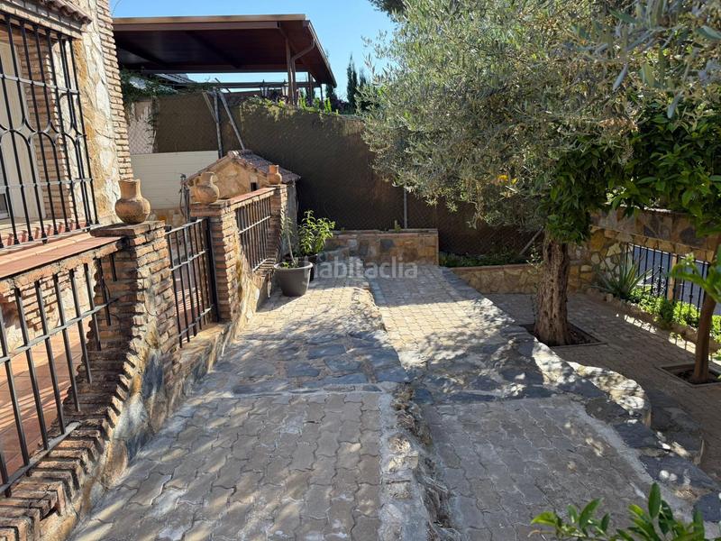 Foto 60d2e556-859c-473c-963e-e44e5af0e531. Chalet exclusivo chalet independiente con piscina y amplio jardín en Écija