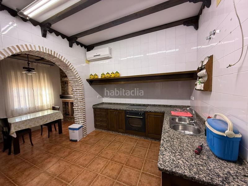 Foto d5241016-e1a2-4c7c-a3a9-ee9080fd3d1b. Chalet exclusivo chalet independiente con piscina y amplio jardín en Écija