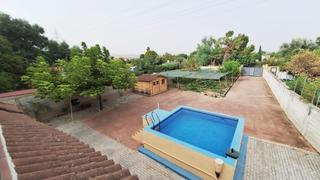 Casa a Alcolea. Magnifica parcela de 1000m con piscina