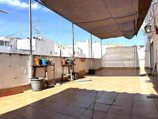 Attique  Caño. Piso de 2 dormitorios, terraza y ascensor en pleno centro de cór