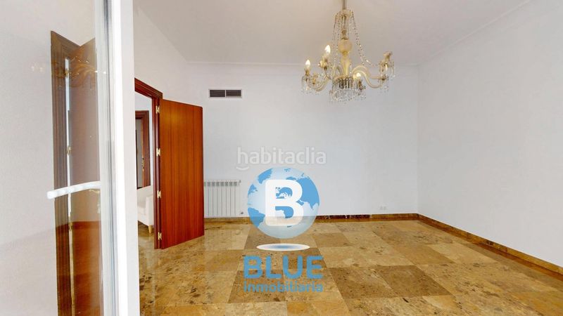 Foto bae0e4f3-c9e5-4eb7-be26-cf01d4b09b76. Pis amb calefacció aparcament a Centro Córdoba