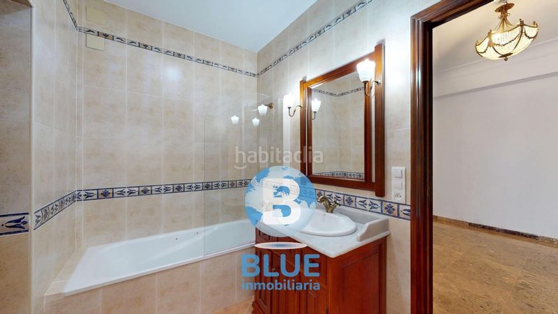 Foto c2a40828-e193-45fb-97a9-d10cb5dd1f41. Pis amb calefacció aparcament a Centro Córdoba