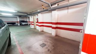 Aparcament cotxe a Huerta de la Reina - Trassierra. Amplia plaza de garaje junto con  trastero en huerta de la reina
