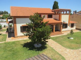 Maison à Peñarroya - Pueblonuevo. Exclusiva vivienda de alto nivel con piscina y más de 1.200 m2 d