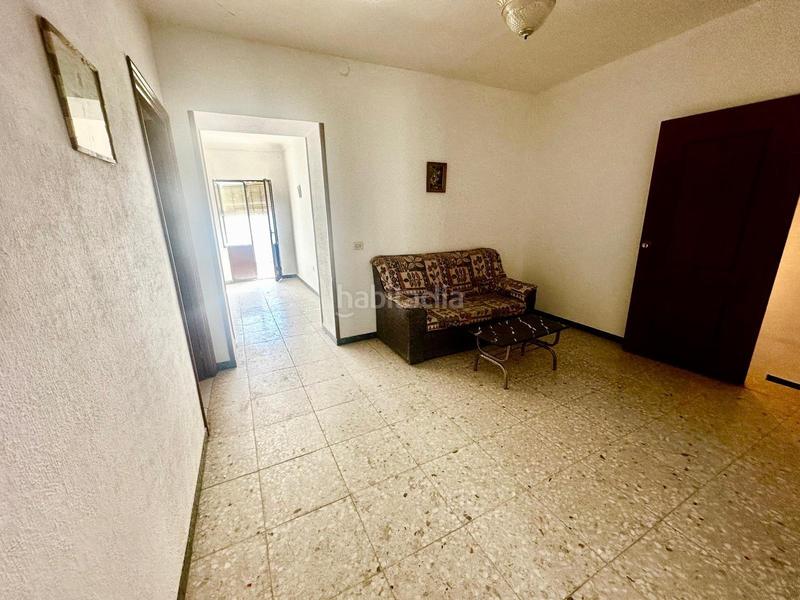 Foto 265a8e6b-d84a-43a6-a9af-bfb97cc13c7d. Casa gran casa con excelente ubicación. en Lopera
