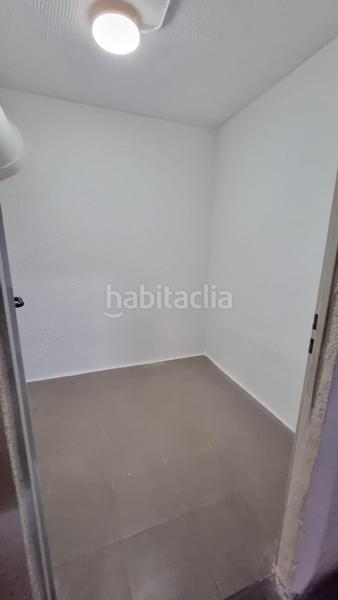 Foto df3d1059-077f-4cfc-92b2-1e3c83a23270. Aparcament cotxe a Santa Rosa - Valdeolleros Córdoba