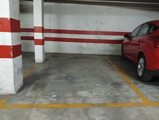 Aparcament cotxe  Calle rosalas. Buena cochera en san lorenzo
