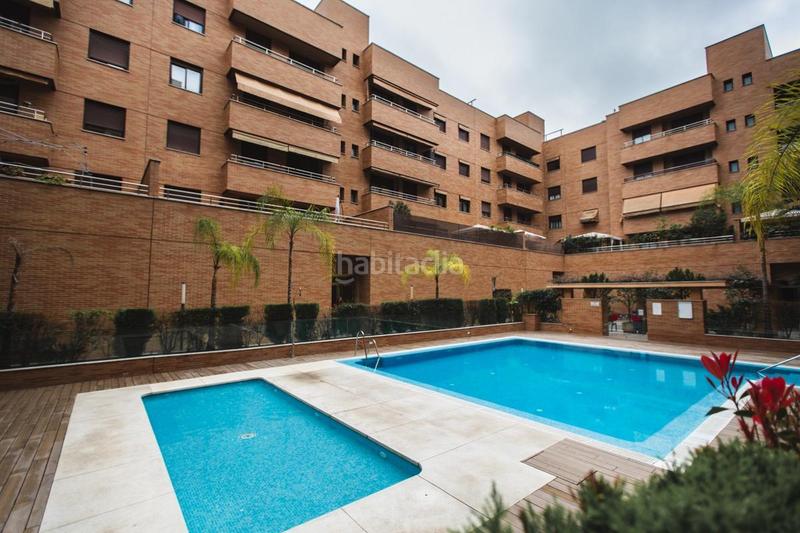 Foto 1bc913cc-1c41-480a-aca7-97ba085d29f5. Piso en calle cañito bazán 2 magnifica vivienda, situada en avda. cañito bazan. 3 dormitorios, 2 baños, cochera, trast y piscina. en Córdoba