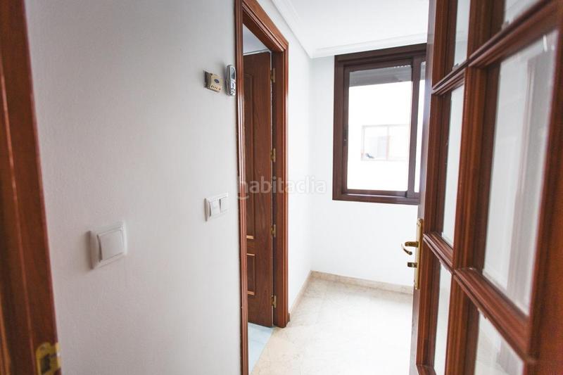 Foto 1d64660d-dbce-45db-b895-9d023c2981e0. Piso en calle cañito bazán 2 magnifica vivienda, situada en avda. cañito bazan. 3 dormitorios, 2 baños, cochera, trast y piscina. en Córdoba