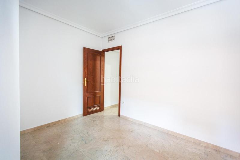 Foto 486b872a-9af0-479e-bd77-7af637dae9d8. Piso en calle cañito bazán 2 magnifica vivienda, situada en avda. cañito bazan. 3 dormitorios, 2 baños, cochera, trast y piscina. en Córdoba